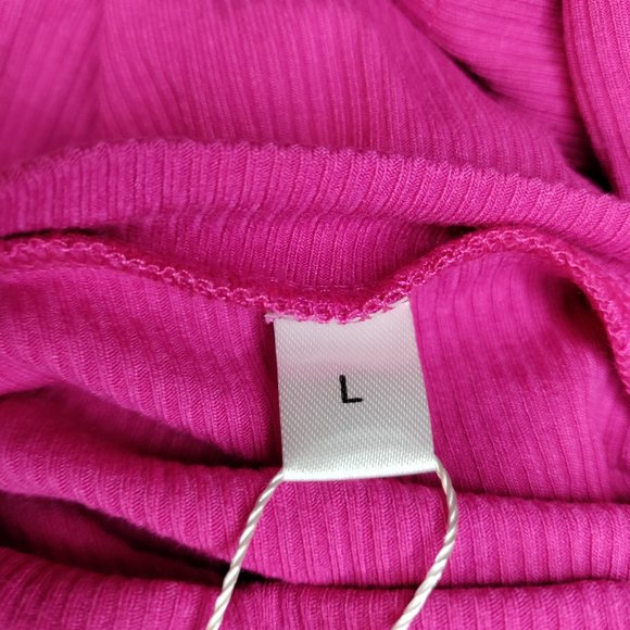 Asymmetrical Hem Short Sleeve V Neck Ruched Sides Top - Picture 6 of 6